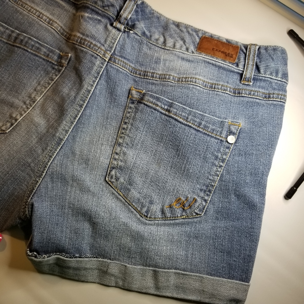 Express jean shorts - Picture 8 of 15